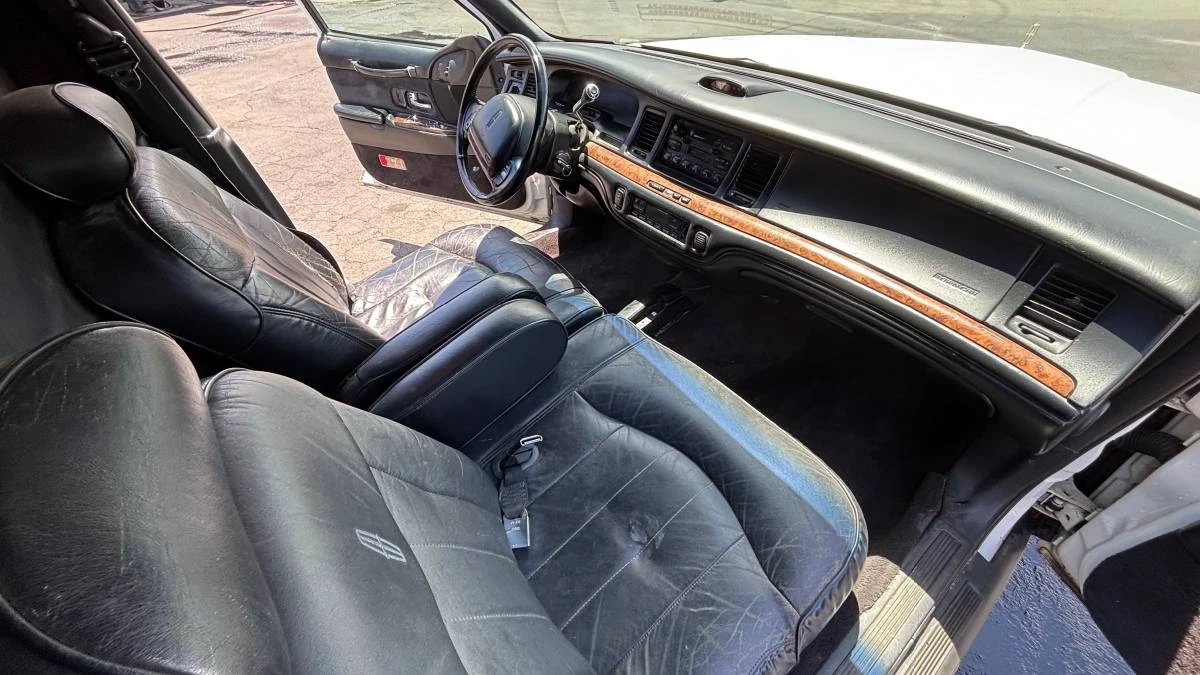 1995 Lincoln Continental 9th Gen - Image 12 of 19