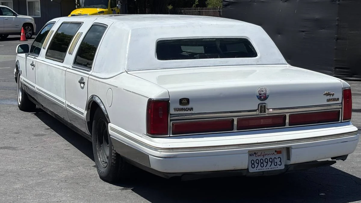 1995 Lincoln Continental 9th Gen - Image 9 of 19