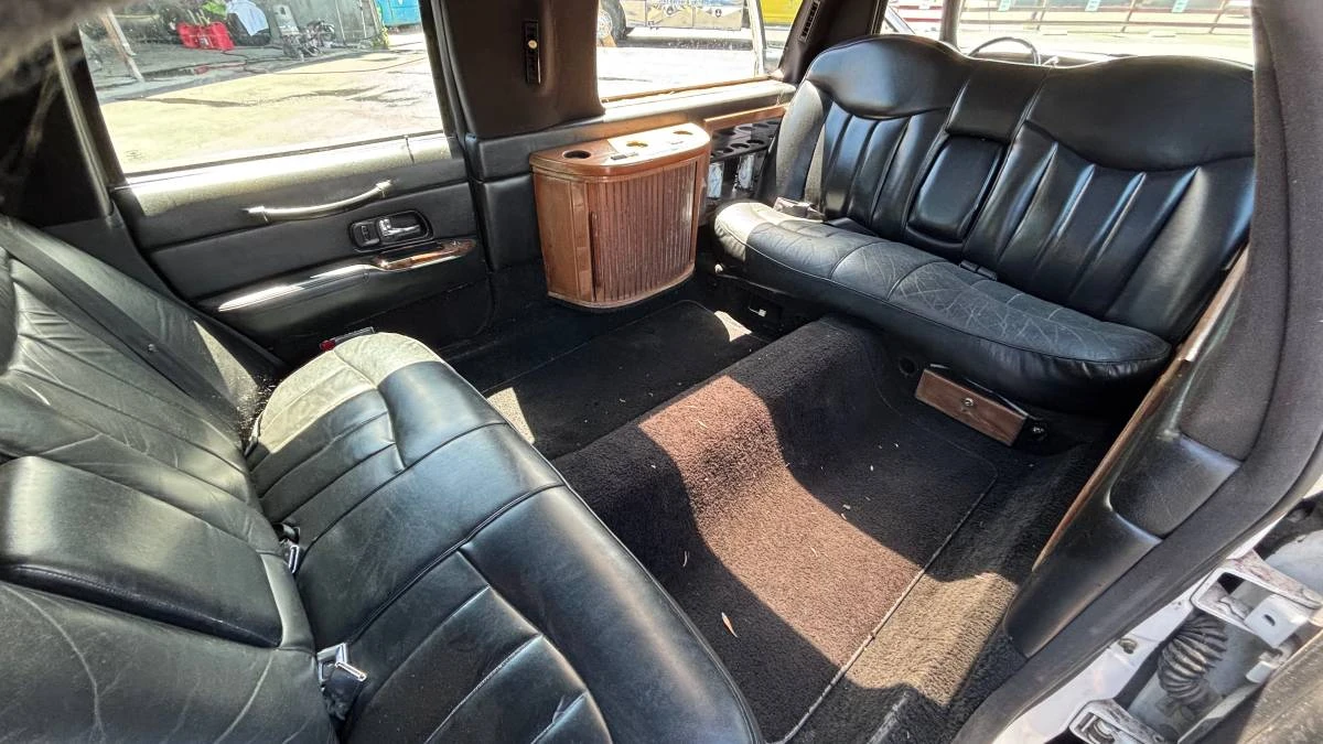1995 Lincoln Continental 9th Gen - Image 14 of 19