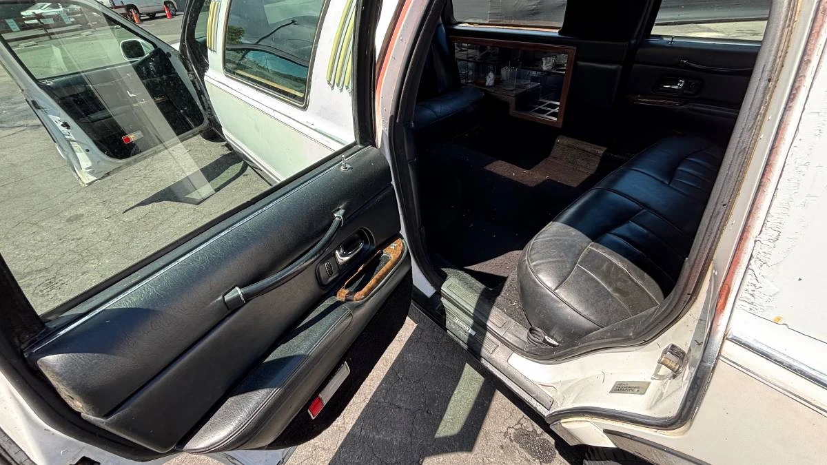 1995 Lincoln Continental 9th Gen - Image 17 of 19