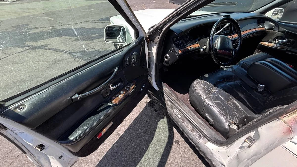 1995 Lincoln Continental 9th Gen - Image 16 of 19