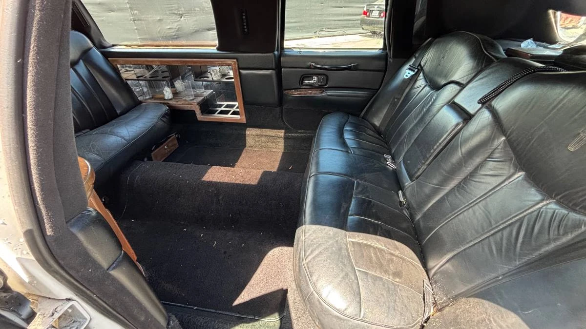 1995 Lincoln Continental 9th Gen - Image 15 of 19