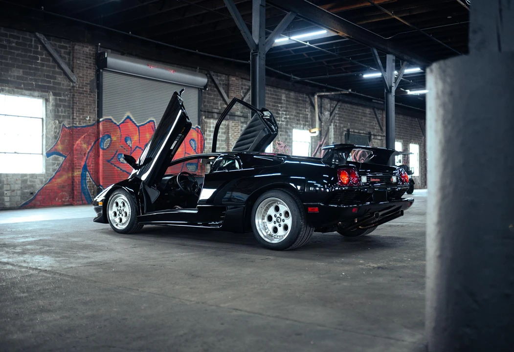 1995 Lamborghini Diablo VT - Image 13 of 31