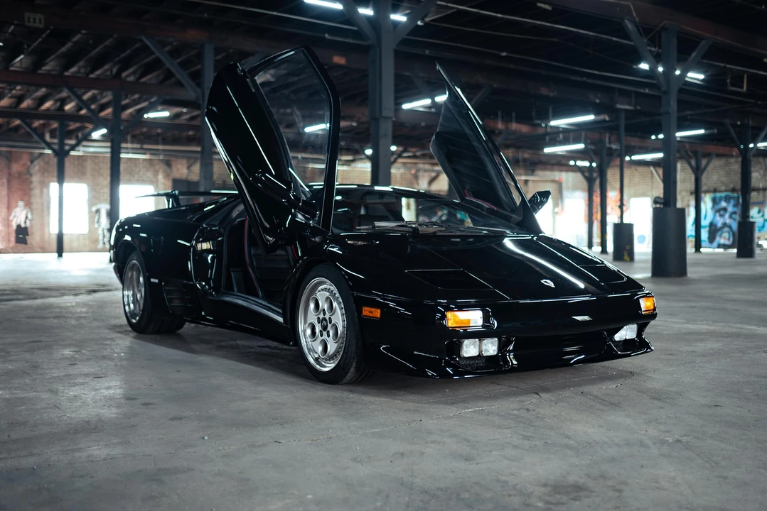 1995 Lamborghini Diablo VT - Image 14 of 31