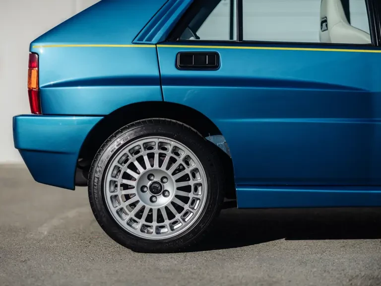 1995 Lancia Delta 1st Gen - Image 25 of 31