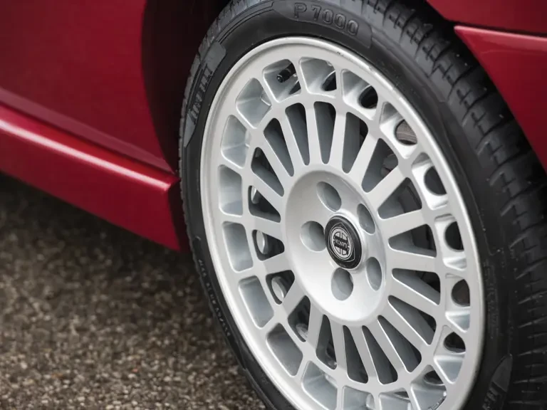 1995 Lancia Delta 1st Gen - Image 9 of 28