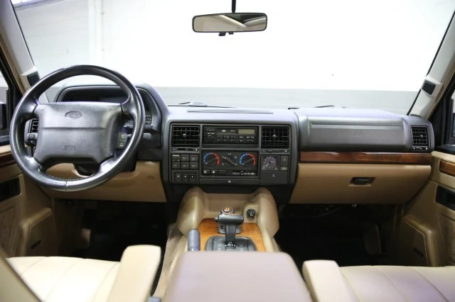 1995 Land Rover Range Rover Classic - Image 9 of 24