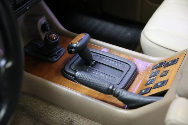 1995 Land Rover Range Rover Classic - Image 17 of 24