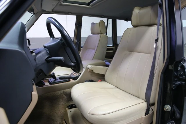 1995 Land Rover Range Rover Classic - Image 10 of 24