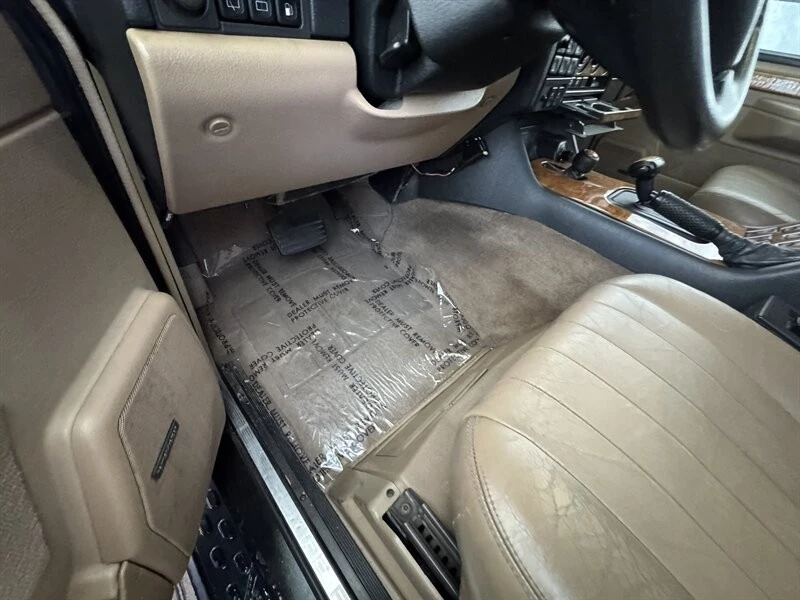 1995 Land Rover Range Rover Classic - Image 10 of 21