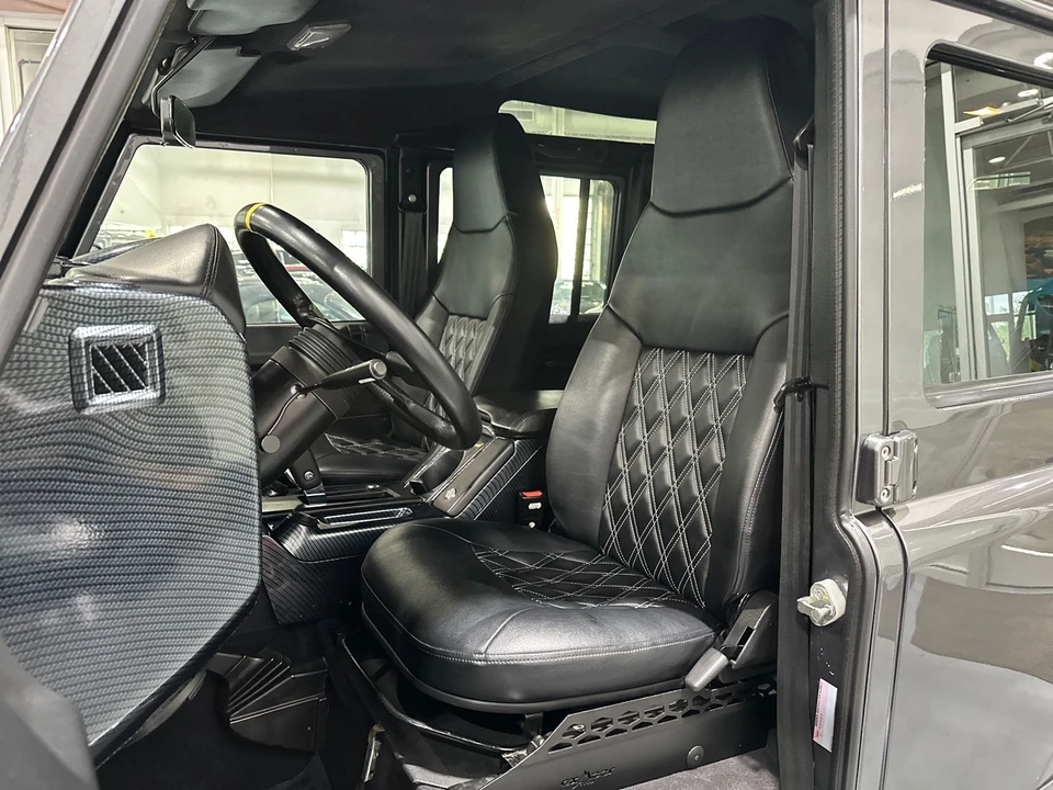 1995 Land Rover Defender 110 - Image 5 of 31