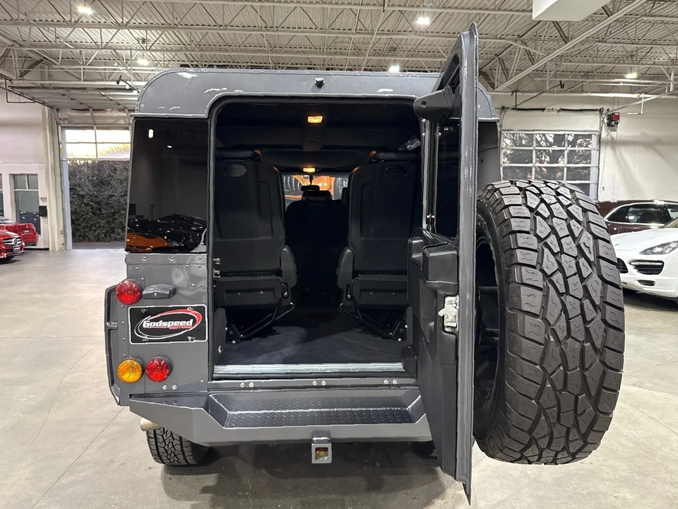 1995 Land Rover Defender 110 - Image 17 of 21