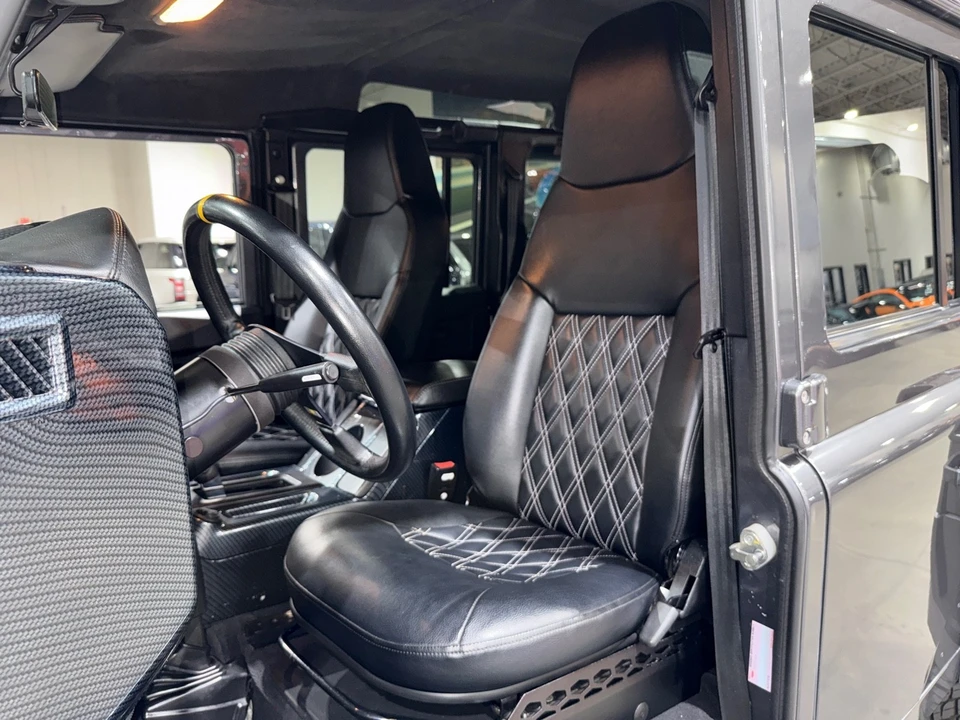 1995 Land Rover Defender 110 - Image 11 of 31