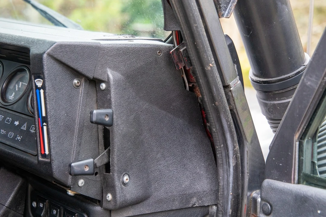 1995 Land Rover Defender - Image 13 of 30
