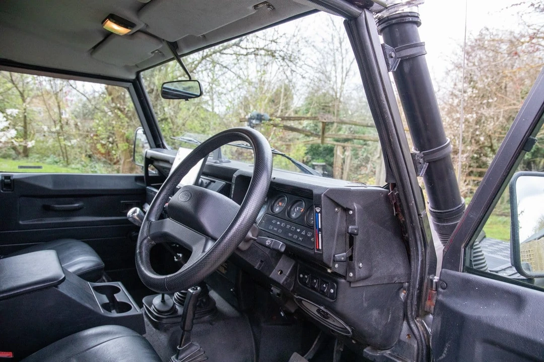 1995 Land Rover Defender - Image 14 of 30