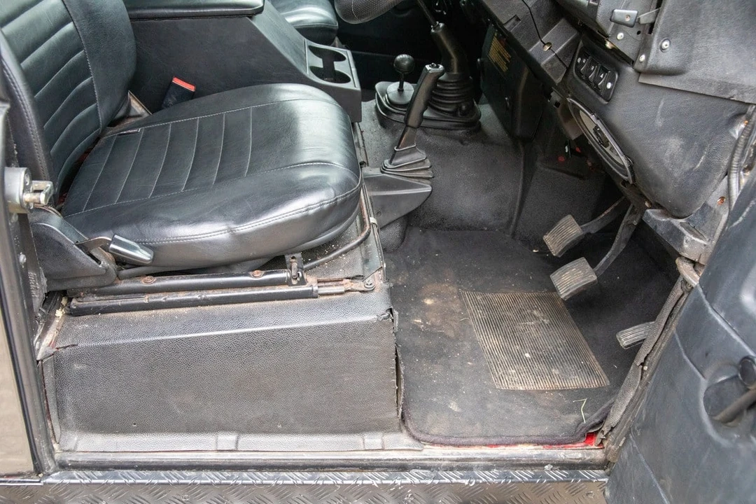 1995 Land Rover Defender - Image 11 of 30