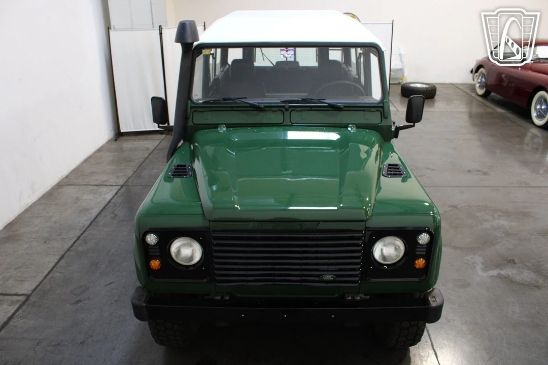1995 Land Rover Defender - Image 8 of 12