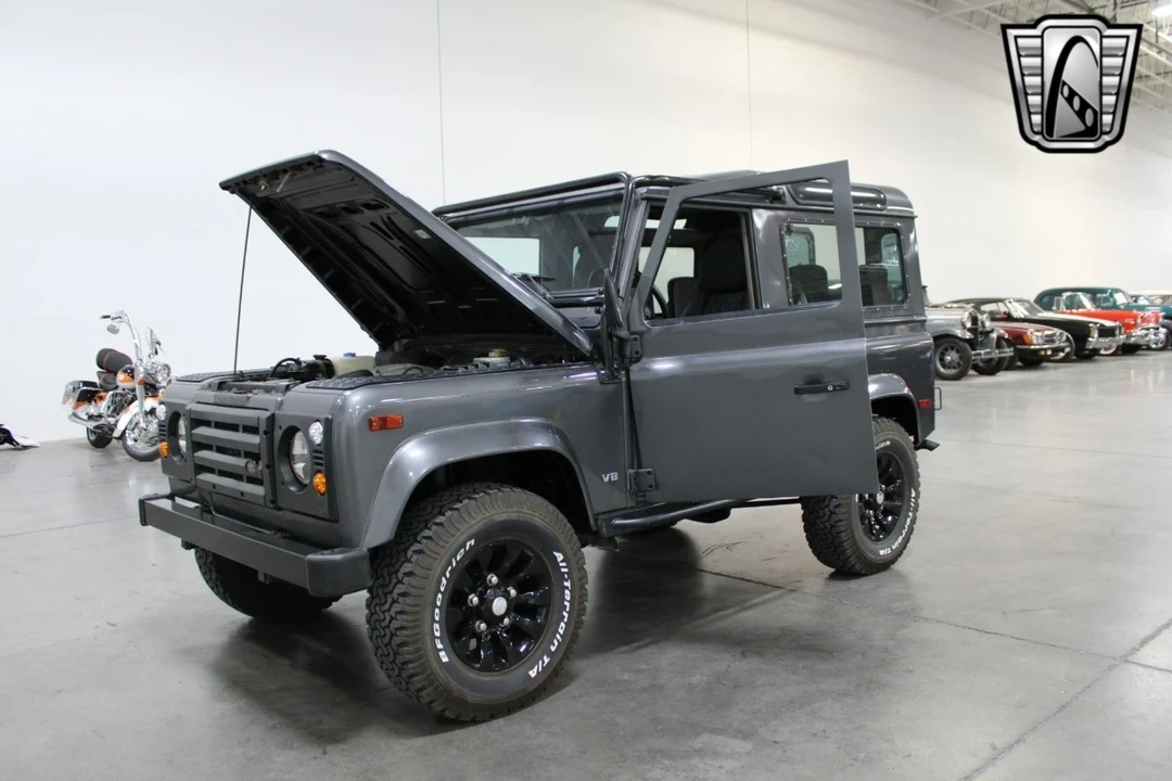 1995 Land Rover Defender - Image 9 of 12