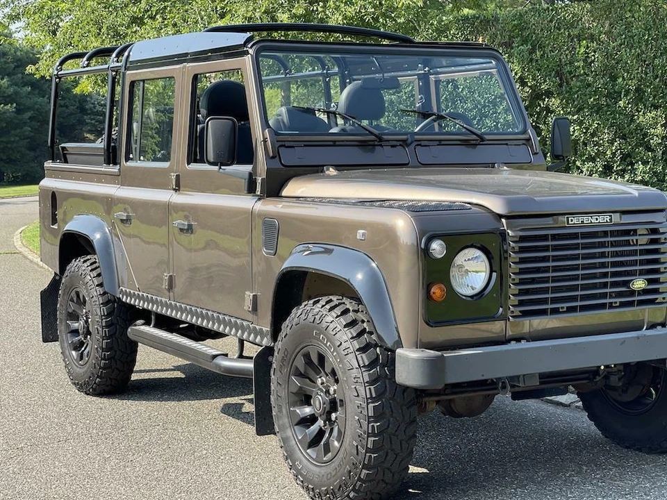 1995 Land Rover Defender 110 - Image 8 of 12