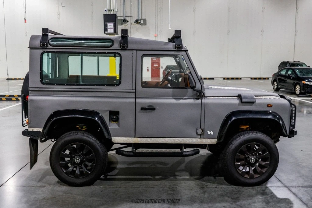 1995 Land Rover Defender 90 - Image 9 of 12