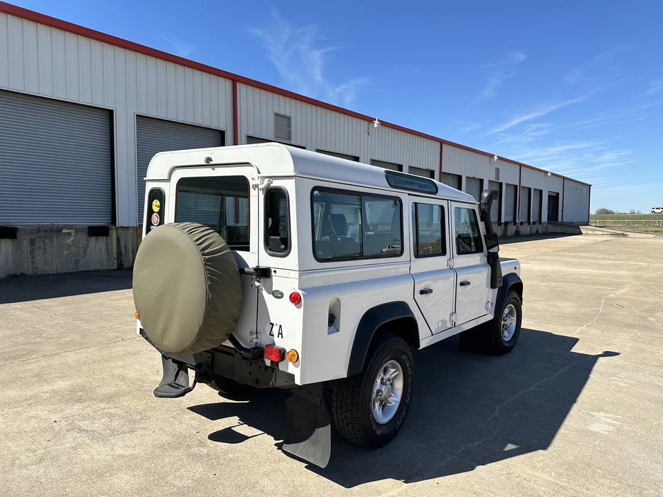 1995 Land Rover Defender 110 - Image 8 of 12