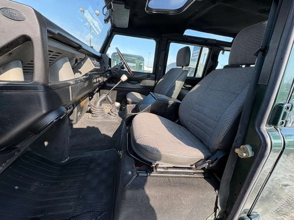 1995 Land Rover Defender 110 - Image 18 of 21