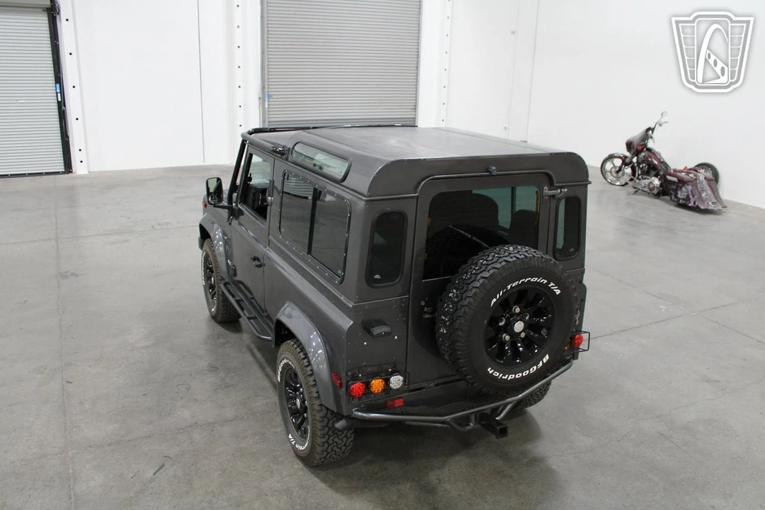 1995 Land Rover Defender - Image 6 of 12