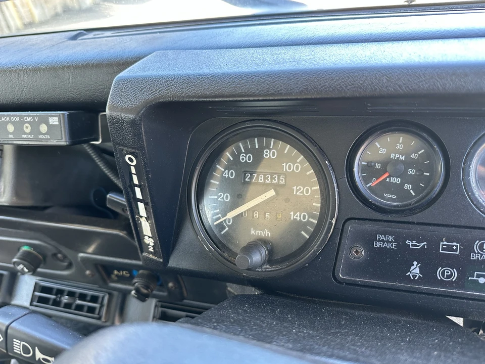 1995 Land Rover Defender 110 - Image 10 of 12
