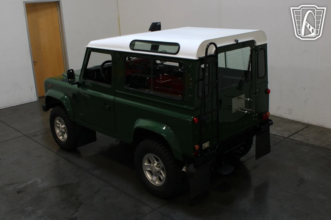 1995 Land Rover Defender - Image 11 of 12