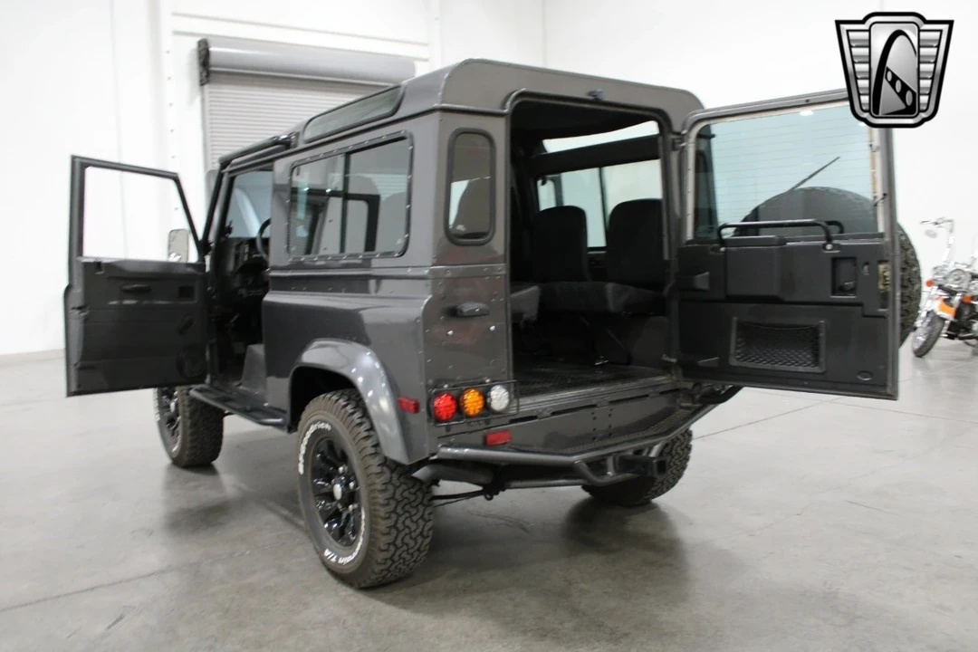 1995 Land Rover Defender - Image 10 of 12
