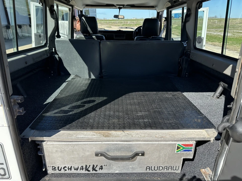 1995 Land Rover Defender 110 - Image 11 of 12