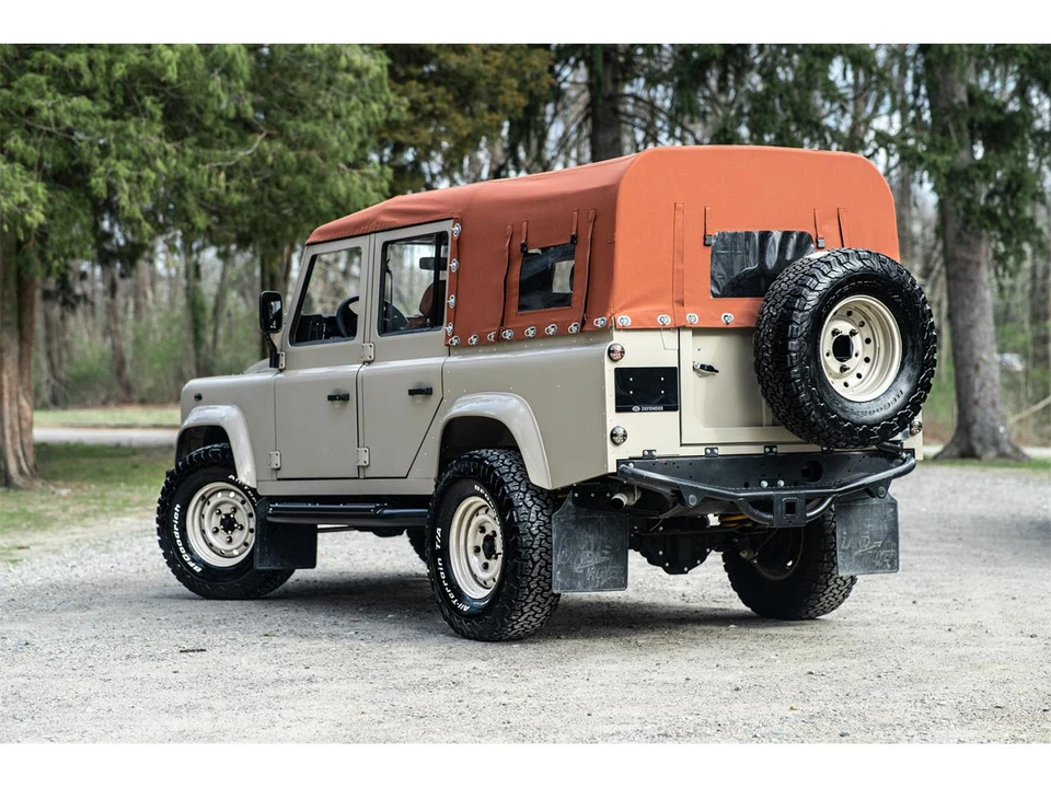 1995 Land Rover Defender 110 - Image 8 of 31