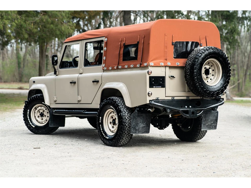 1995 Land Rover Defender 110 - Image 9 of 31