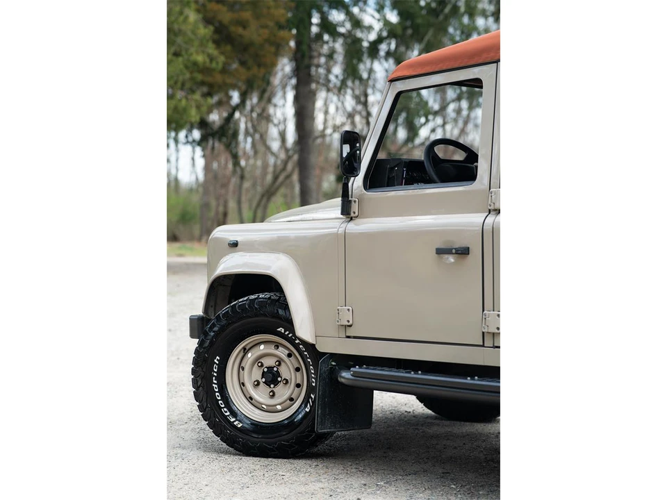 1995 Land Rover Defender 110 - Image 11 of 31