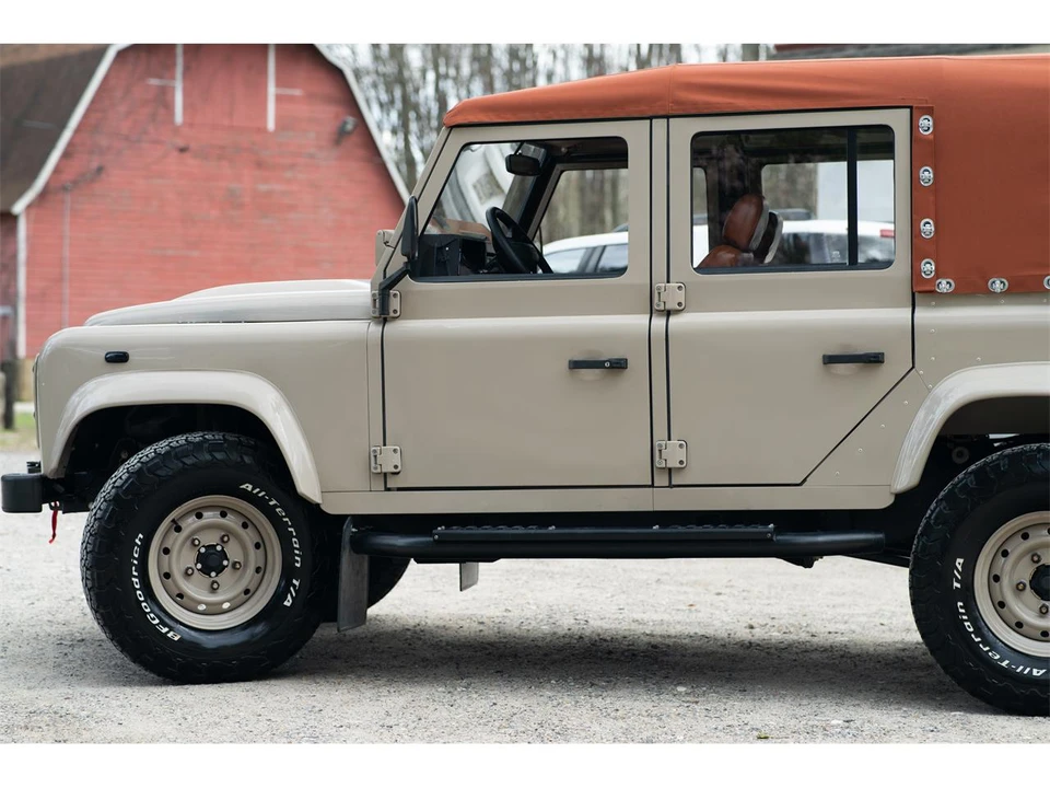 1995 Land Rover Defender 110 - Image 15 of 31