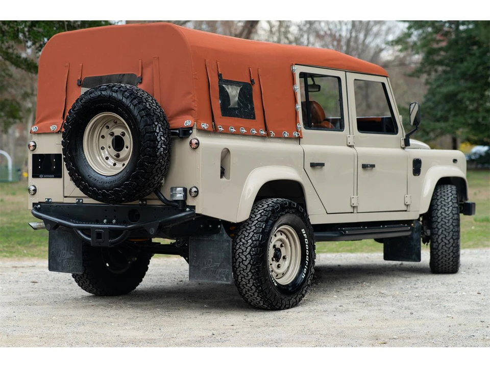 1995 Land Rover Defender 110 - Image 17 of 31