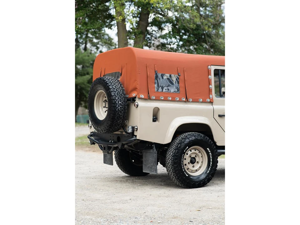 1995 Land Rover Defender 110 - Image 18 of 31