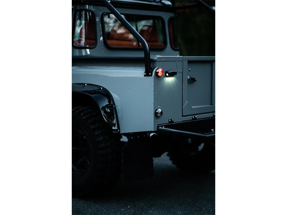 1995 Land Rover Defender 110 - Image 8 of 26