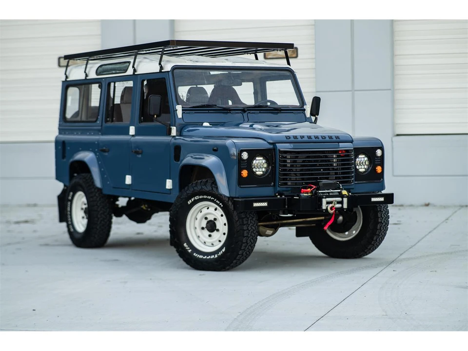 1995 Land Rover Defender 110 - Image 2 of 31