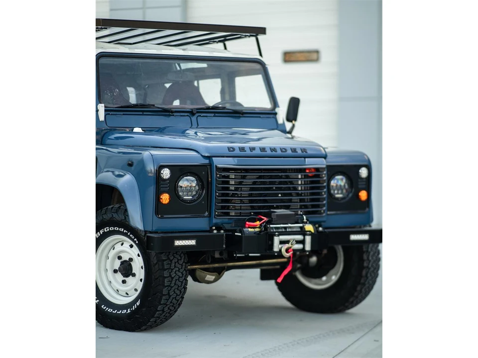 1995 Land Rover Defender 110 - Image 7 of 31