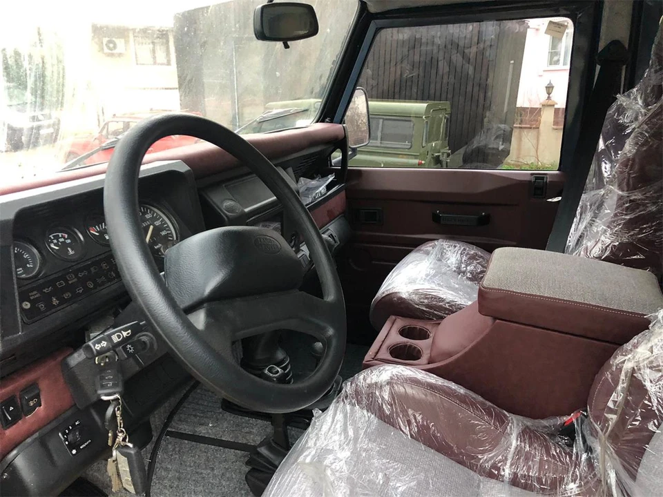 1995 Land Rover Defender 110 - Image 8 of 31