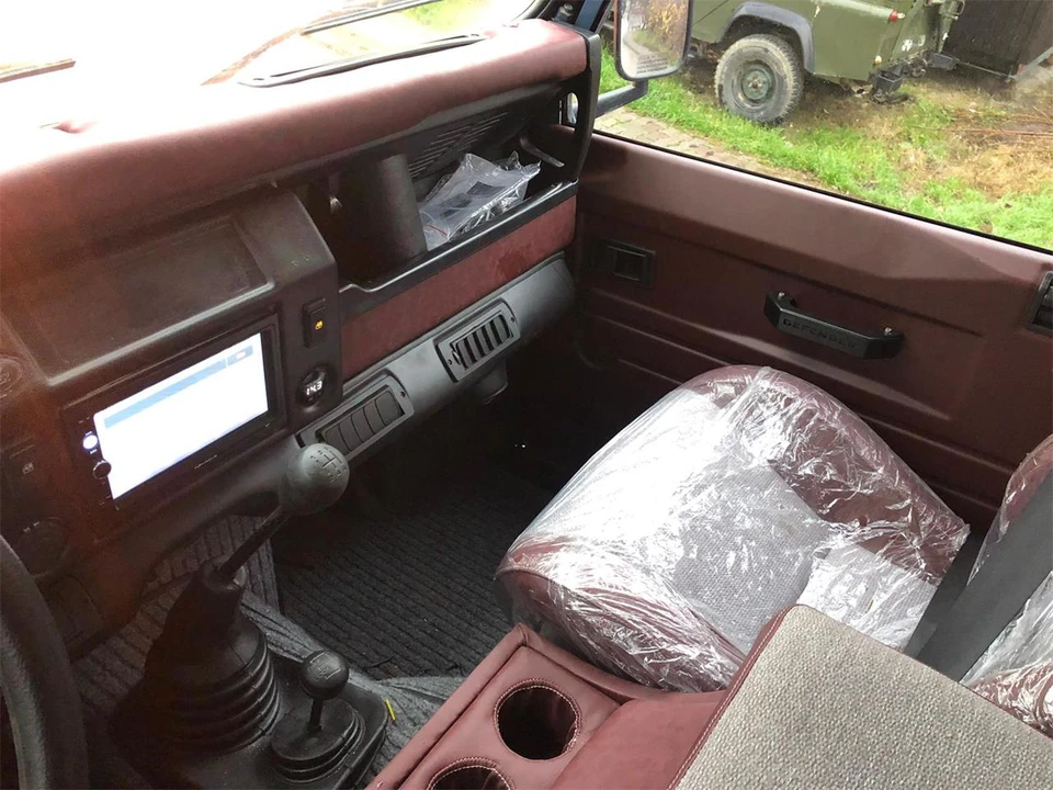 1995 Land Rover Defender 110 - Image 13 of 31