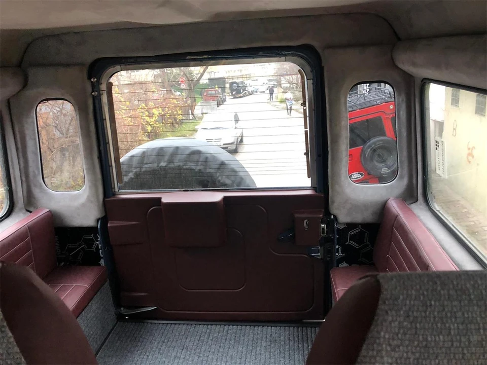 1995 Land Rover Defender 110 - Image 15 of 31