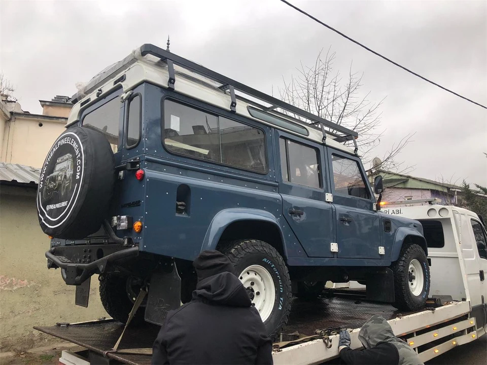 1995 Land Rover Defender 110 - Image 17 of 31