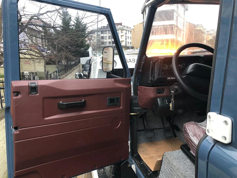1995 Land Rover Defender 110 - Image 24 of 31