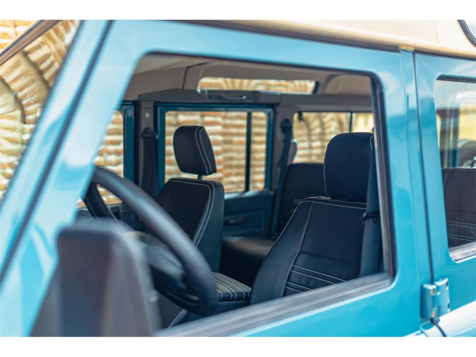 1995 Land Rover Defender 110 - Image 5 of 31