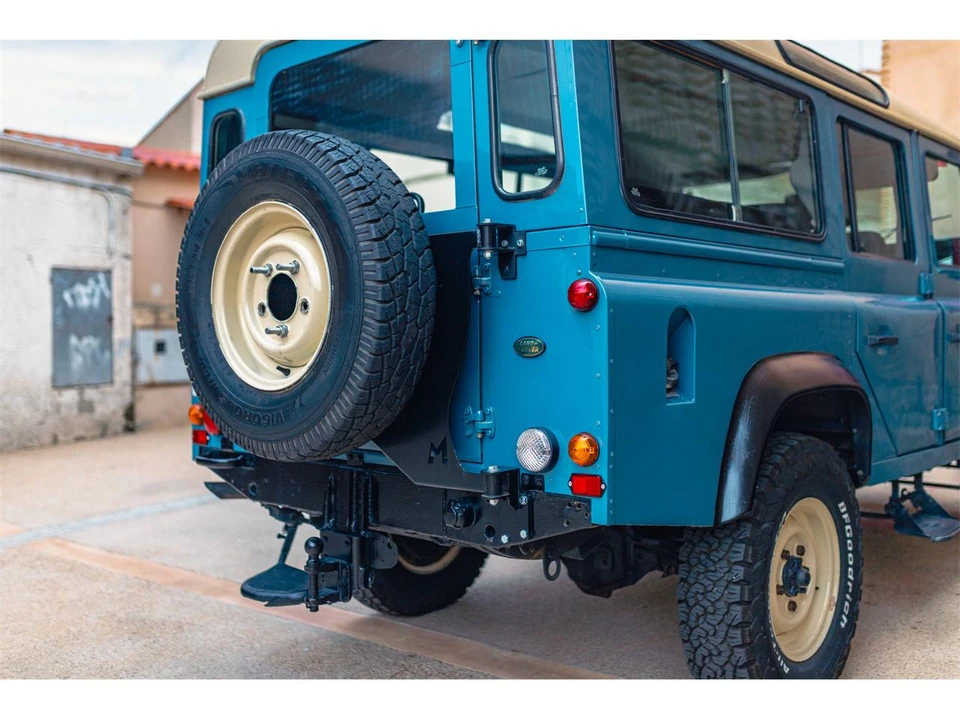 1995 Land Rover Defender 110 - Image 10 of 31