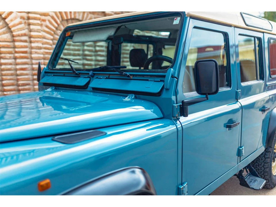 1995 Land Rover Defender 110 - Image 11 of 31