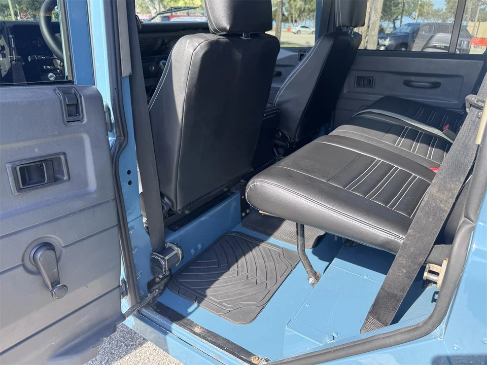 1995 Land Rover Defender 110 - Image 29 of 31