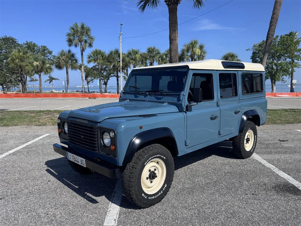 1995 Land Rover Defender 110 - Image 13 of 31
